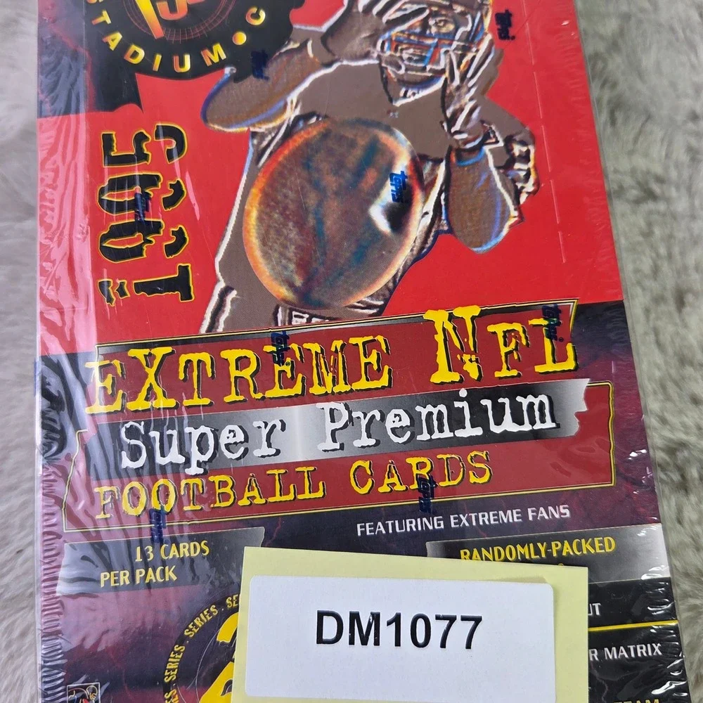 1995 Topps Stadium Club Extreme NFL Super Premium Football Series 2 Box Sealed